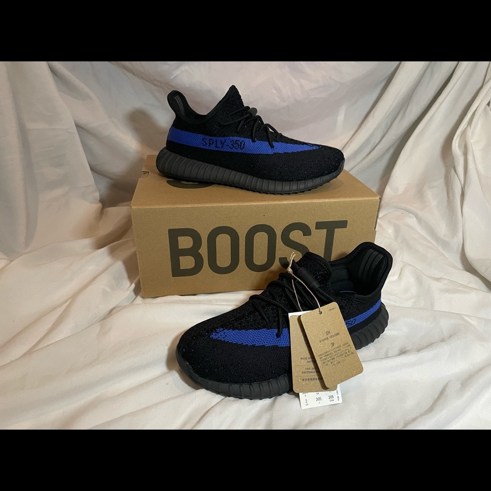New kids yeezy’s never worn